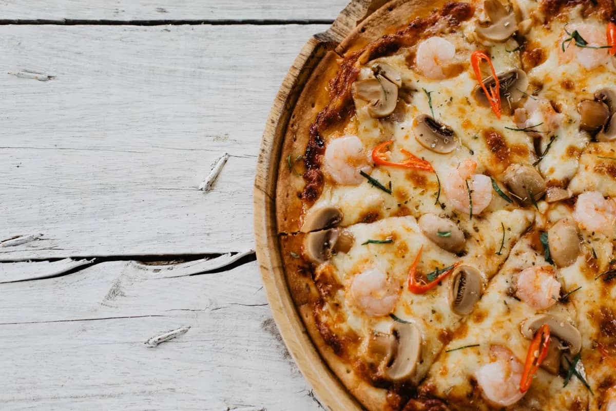 Jak zrobić cienkie ciasto na pizzę, aby uniknąć zakalca i cieszyć się smakiem Jak zrobić cienkie ciasto na pizzę, aby uniknąć zakalca i cieszyć się smakiem