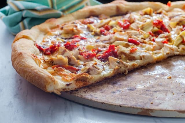 Jaki kamień do pizzy wybrać, aby uniknąć problemów z pieczeniem? Jaki kamień do pizzy wybrać, aby uniknąć problemów z pieczeniem?