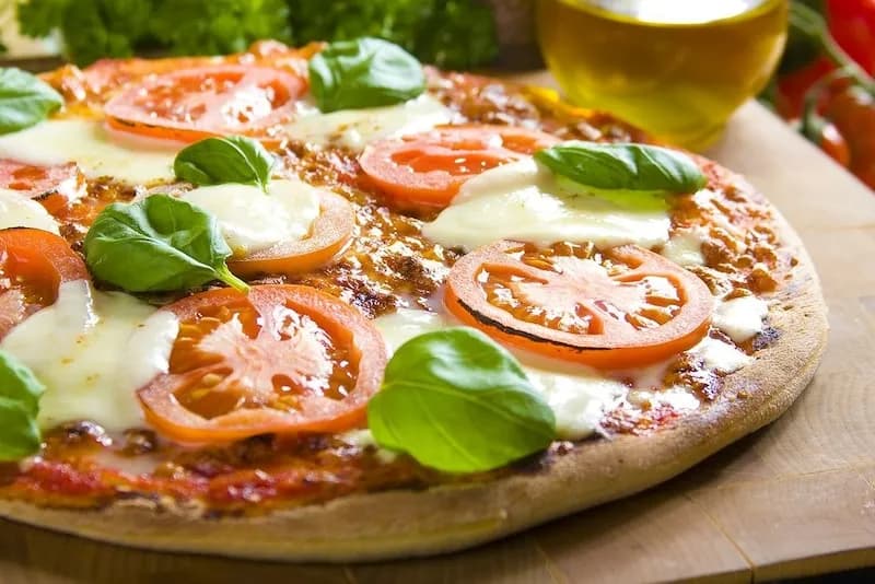 Jak zrobić pizzę Margherita - prosty przepis na idealne ciasto Jak zrobić pizzę Margherita - prosty przepis na idealne ciasto
