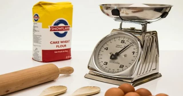 Ile to jest 125 g mąki w szklankach? Sprawdź, jak zmierzyć dokładnie Ile to jest 125 g mąki w szklankach? Sprawdź, jak zmierzyć dokładnie