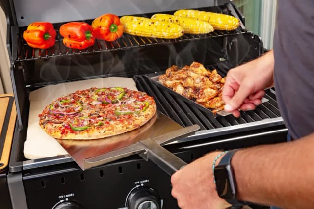 Jak skutecznie czyścić kamień do pizzy i uniknąć jego uszkodzenia – proste metody Jak skutecznie czyścić kamień do pizzy i uniknąć jego uszkodzenia – proste metody