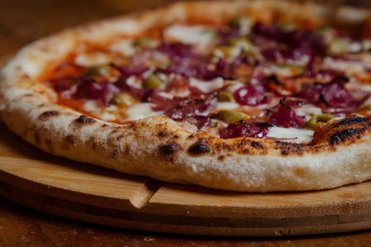 Gdzie kupić ciasto na pizzę? Najlepsze miejsca i porady dla smakoszy Gdzie kupić ciasto na pizzę? Najlepsze miejsca i porady dla smakoszy