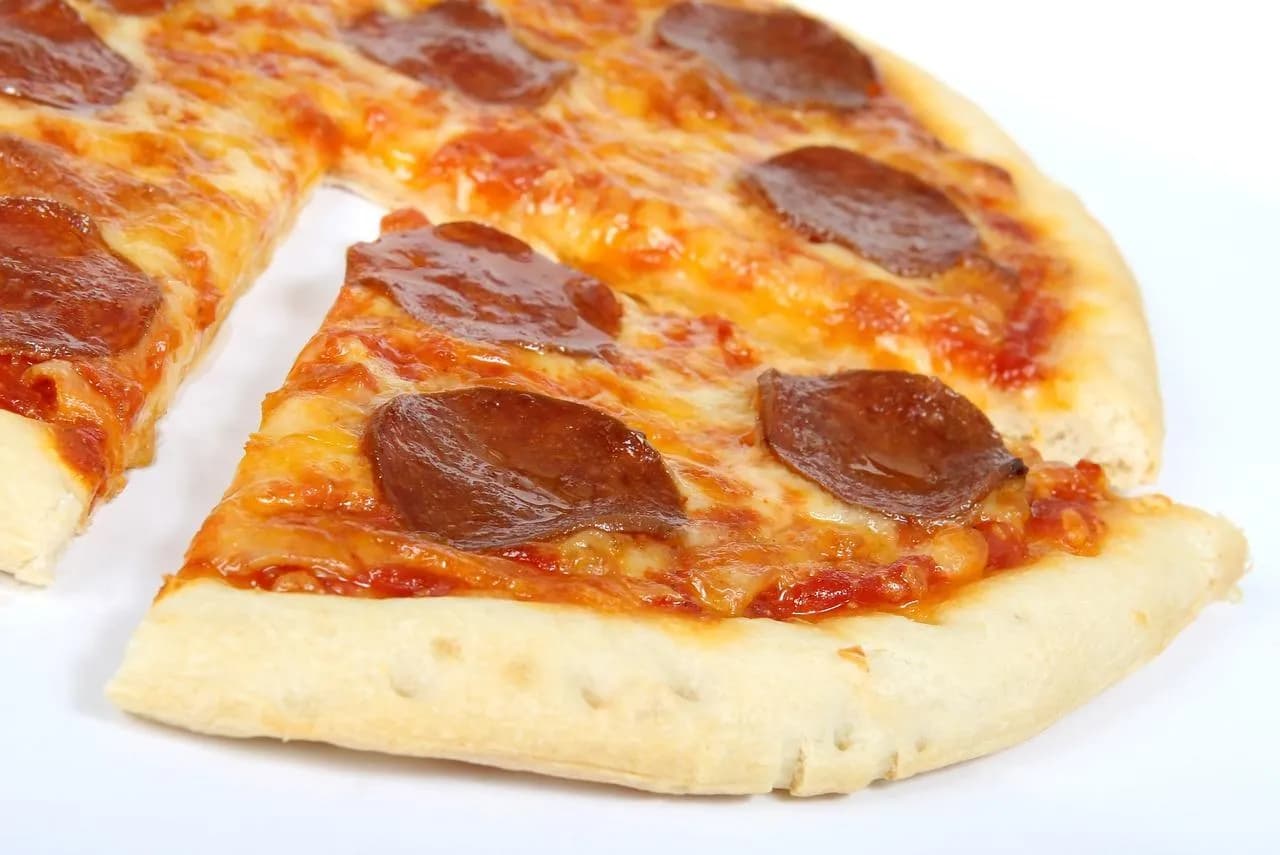 Ile kalorii ma pizza 32 cm? Sprawdź, ile naprawdę jesz i uniknij błędów! Ile kalorii ma pizza 32 cm? Sprawdź, ile naprawdę jesz i uniknij błędów!