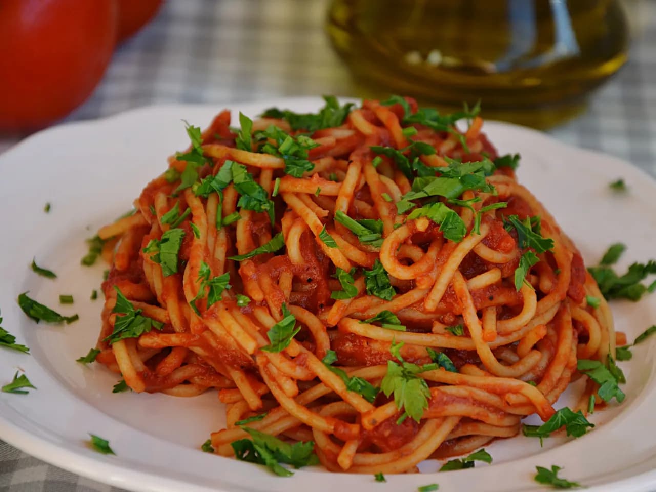 Jak zrobić sos do spaghetti z przecieru – prosty przepis na smakowity sos Jak zrobić sos do spaghetti z przecieru – prosty przepis na smakowity sos