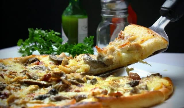 Ile piec pizzę Guseppe, aby uniknąć przypalenia i uzyskać idealny smak Ile piec pizzę Guseppe, aby uniknąć przypalenia i uzyskać idealny smak