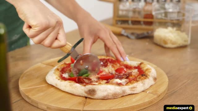 Ile piec pizze na kamieniu? Odkryj idealny czas pieczenia dla każdej grubości ciasta Ile piec pizze na kamieniu? Odkryj idealny czas pieczenia dla każdej grubości ciasta