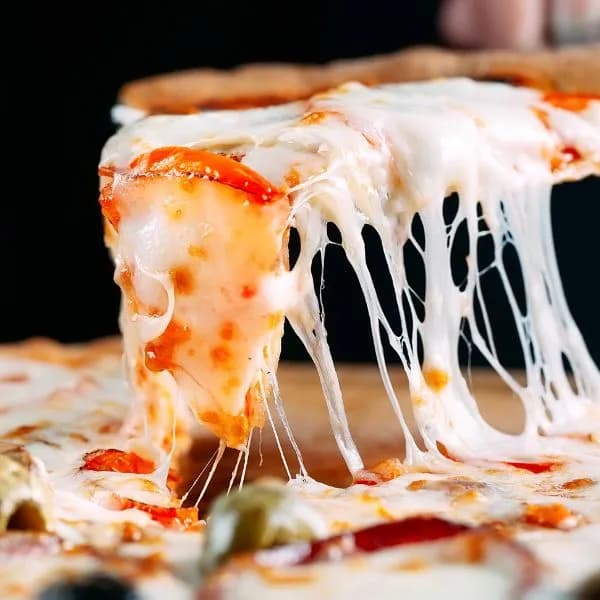 Jaki ser na pizzę? Odkryj najlepsze opcje dla idealnego smaku Jaki ser na pizzę? Odkryj najlepsze opcje dla idealnego smaku