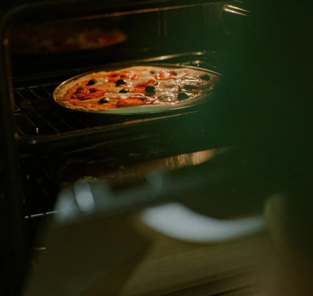 Pizza z termoobiegiem czy bez – która metoda daje lepsze efekty? Pizza z termoobiegiem czy bez – która metoda daje lepsze efekty?